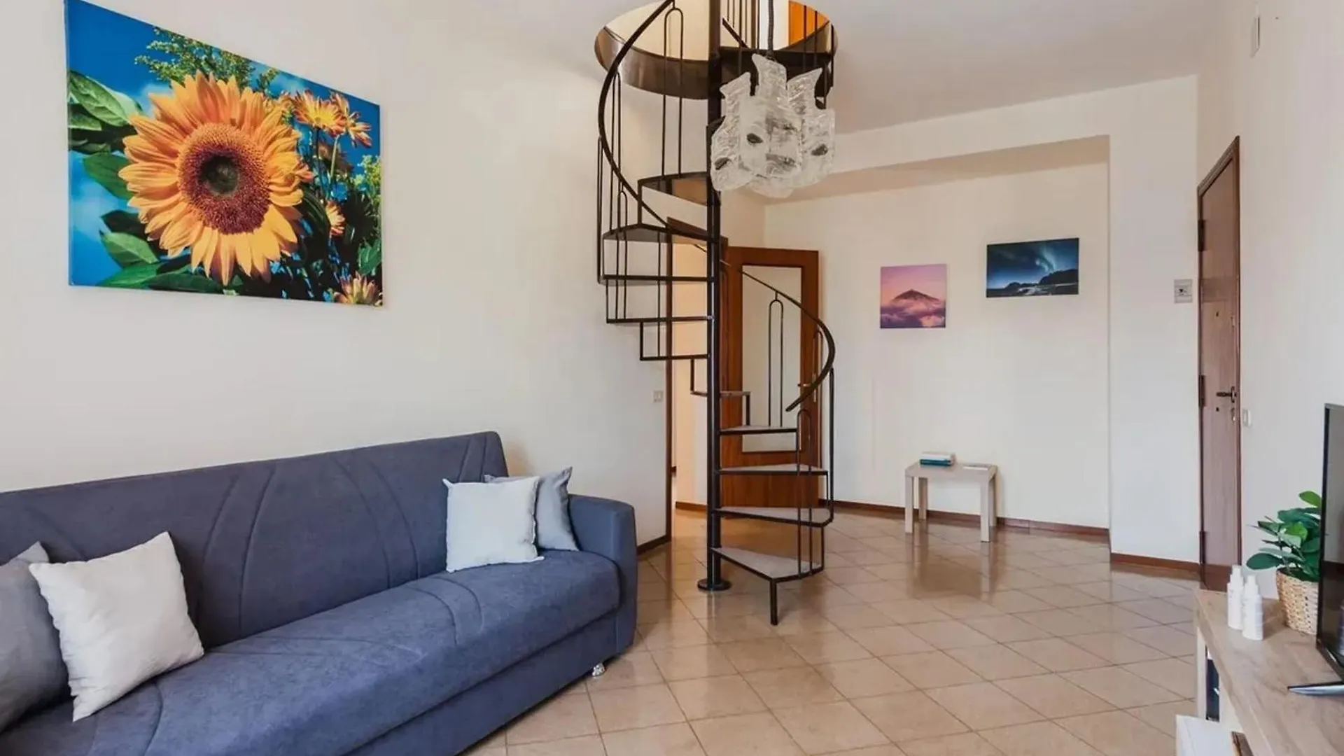 Spacious Apartment With Sea View In Aci Castello